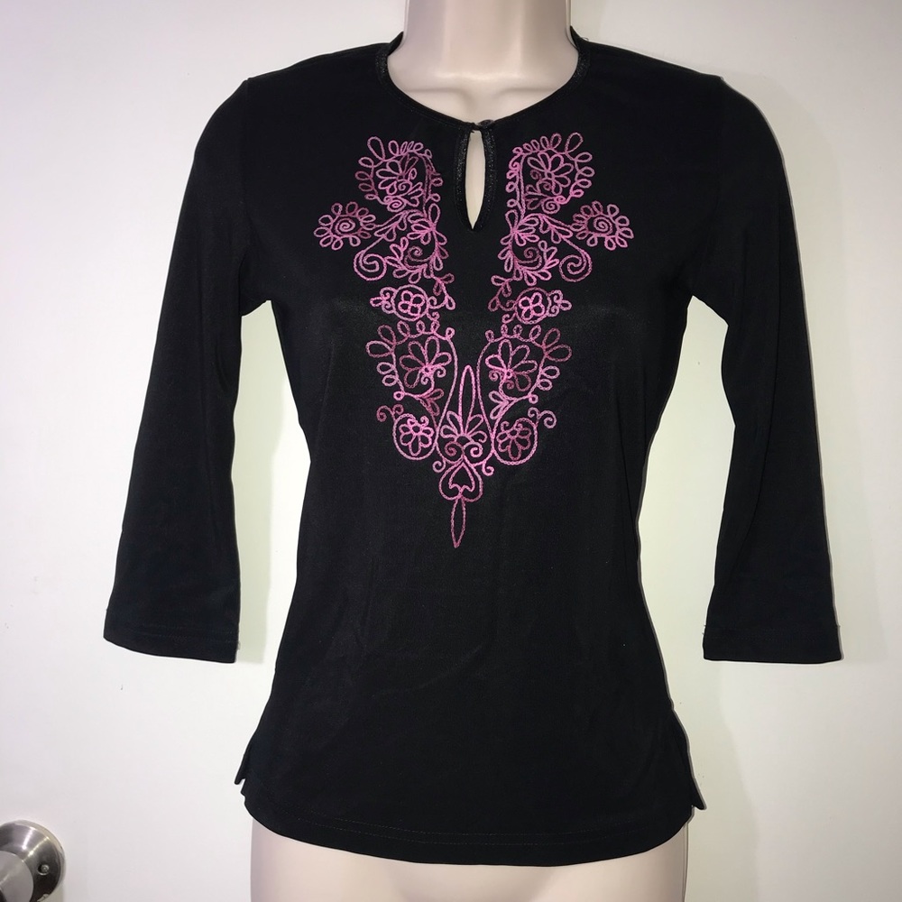 Vintage top w keyhole detail
